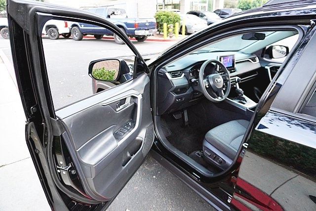 Used 2024  Toyota XLE image 34