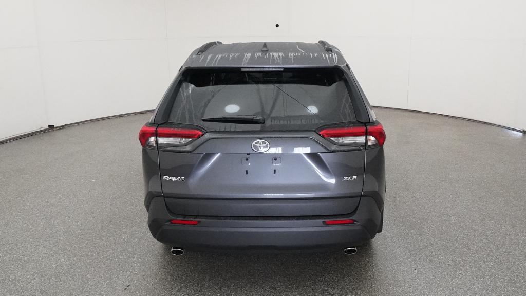 2025 Toyota RAV4 XLE photo 14
