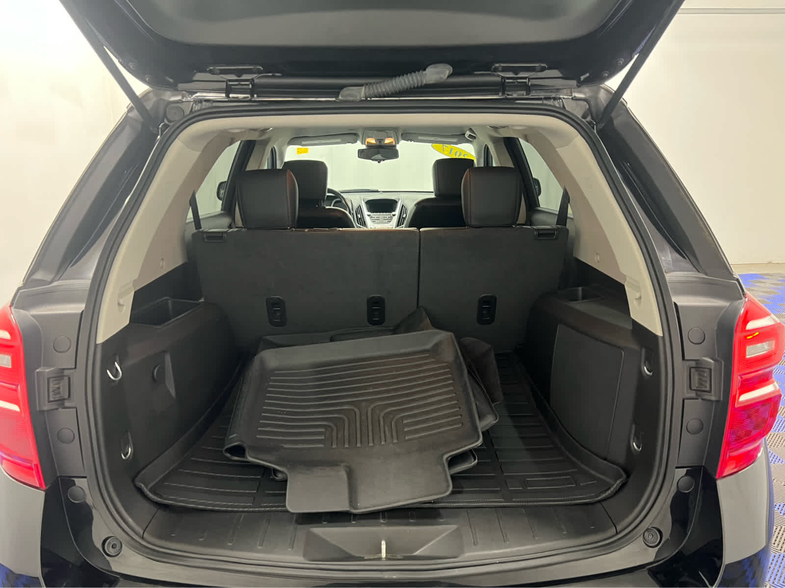 2017 Chevrolet Equinox LT photo 12