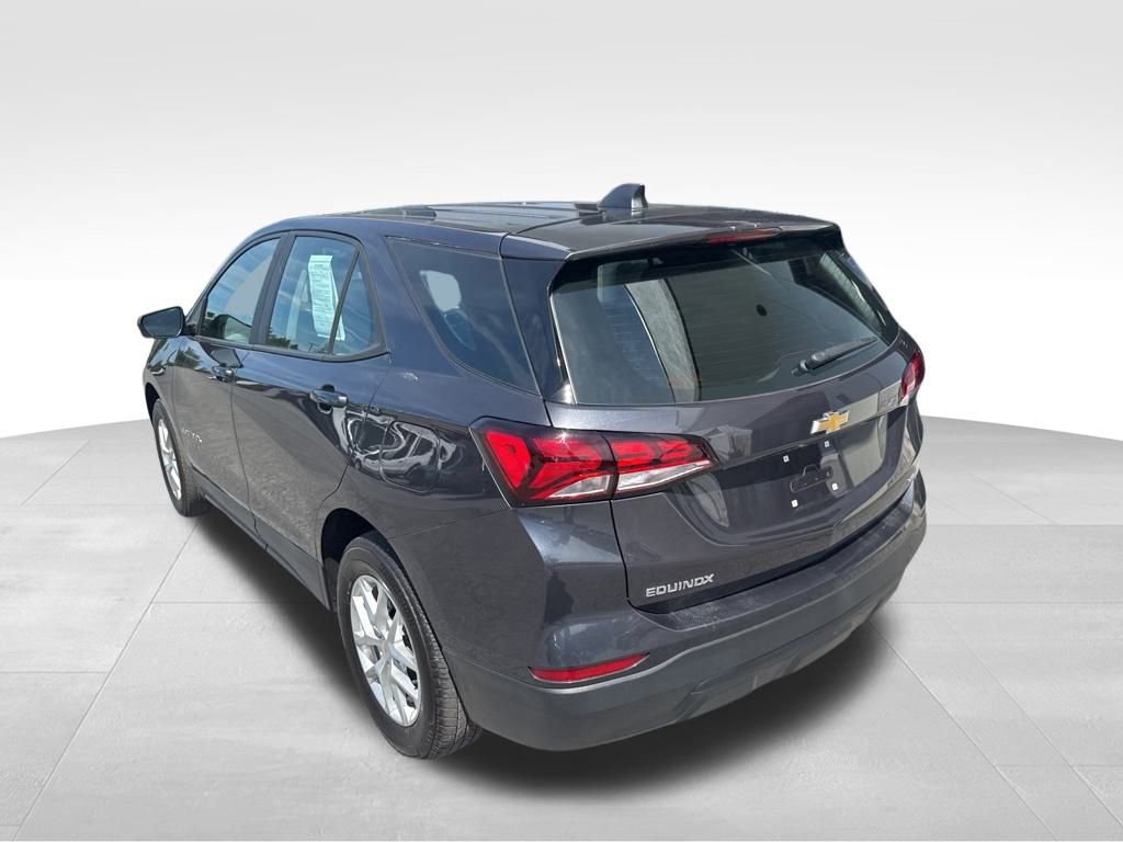 2022 Chevrolet Equinox LS photo 5