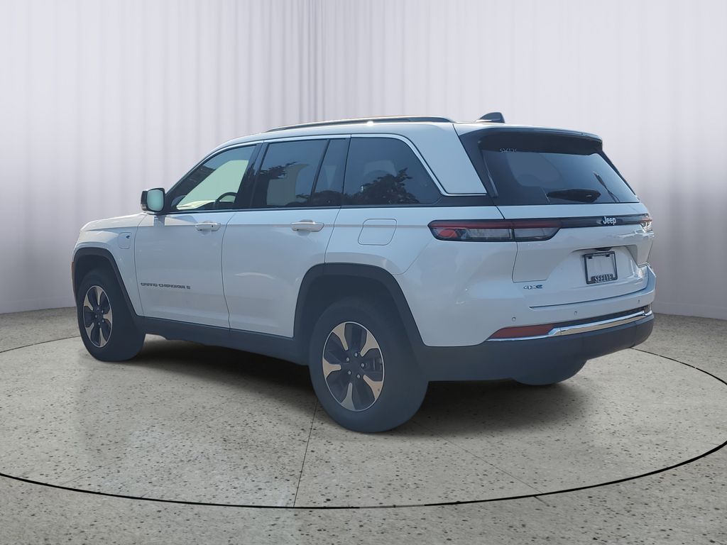 2024 Jeep Cherokee Limited 4xe photo 3