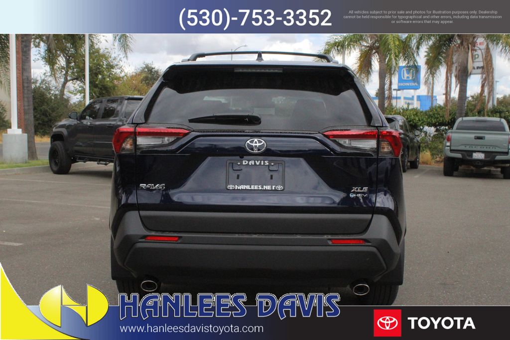 2025 Toyota RAV4 Hybrid XLE photo 7
