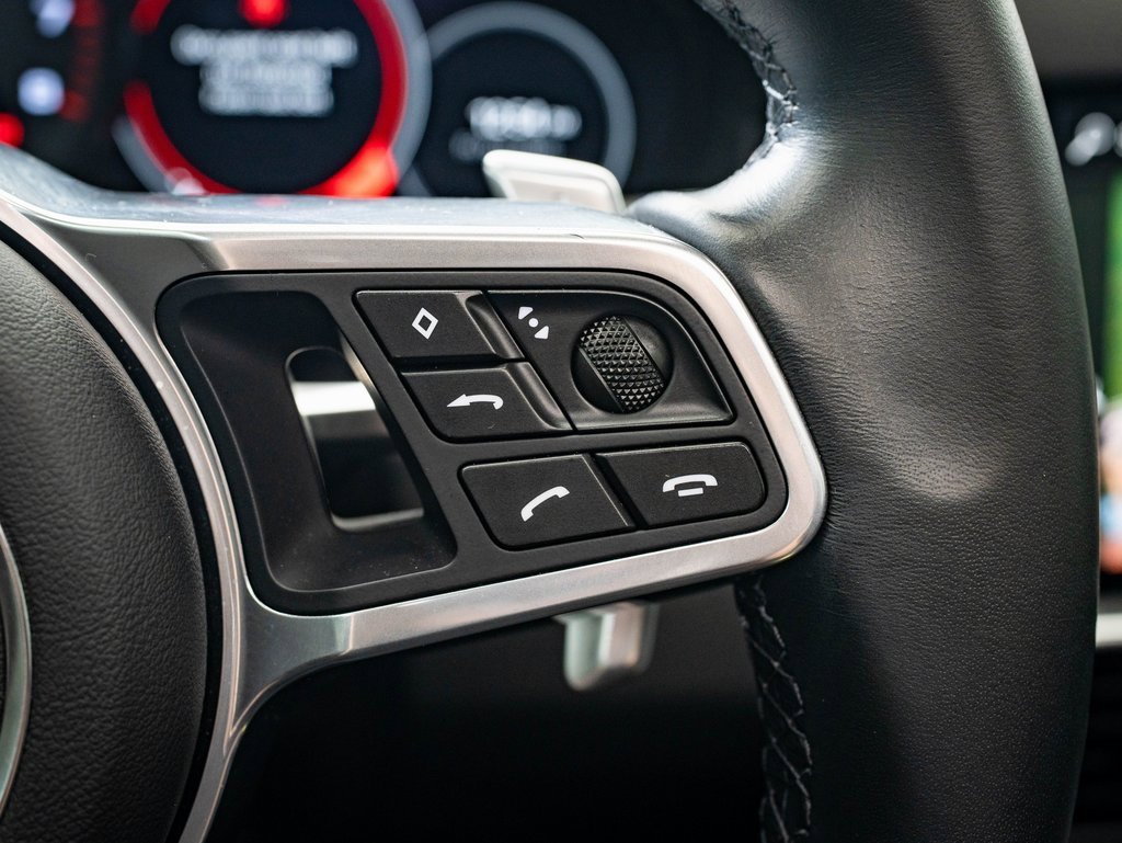 2023 Porsche Cayenne Platinum Edition photo 23