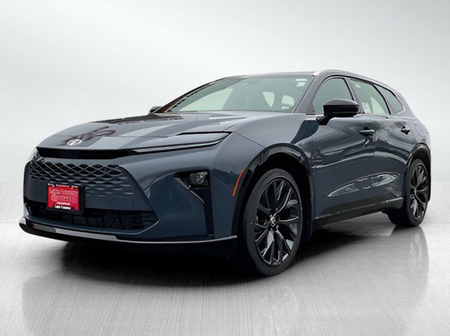 2025 Toyota Crown Signia Limited's photo