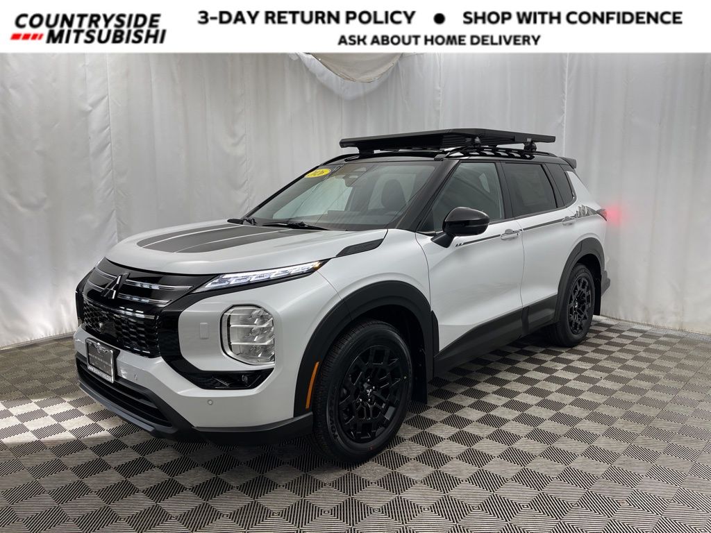 2026 Mitsubishi Outlander Base's photo