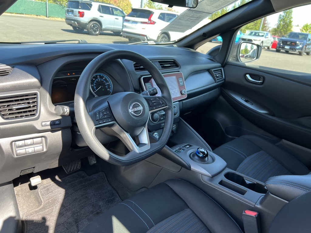 2024 Nissan Leaf S photo 13