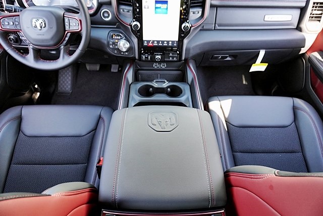 New 2026 Diamond Black Crystal Pearl-Coat Exterior Paint RAM Rebel image 25