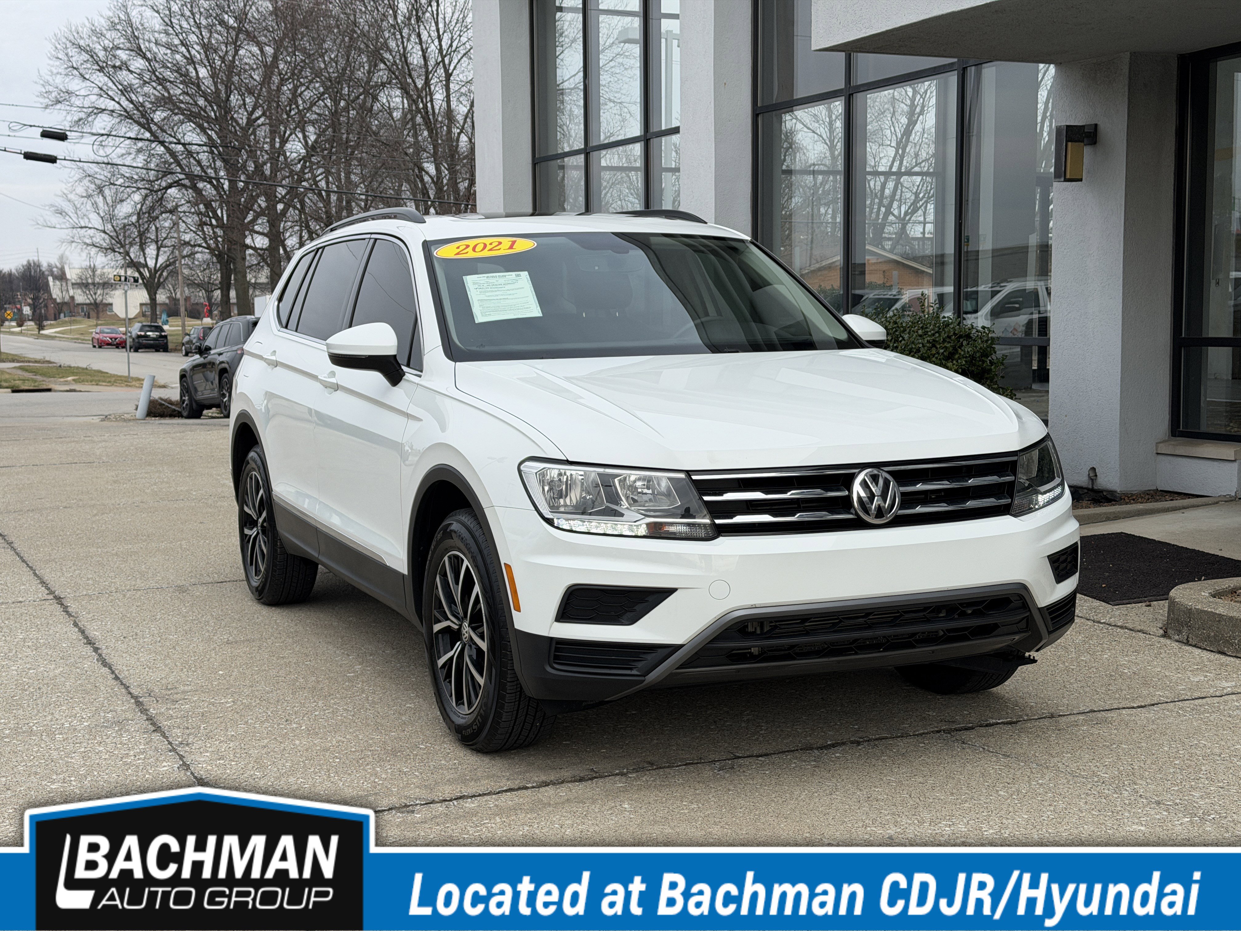 2021 Volkswagen Tiguan SE's photo