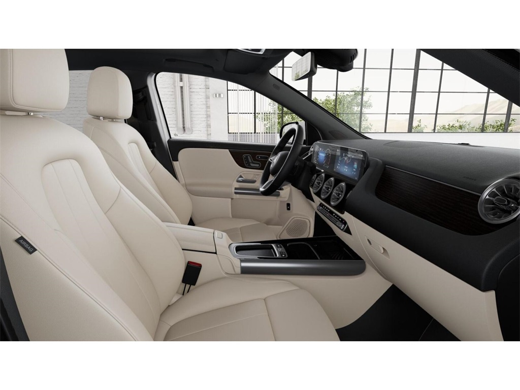 2026 Mercedes Benz GLA 250 4MATIC photo 4