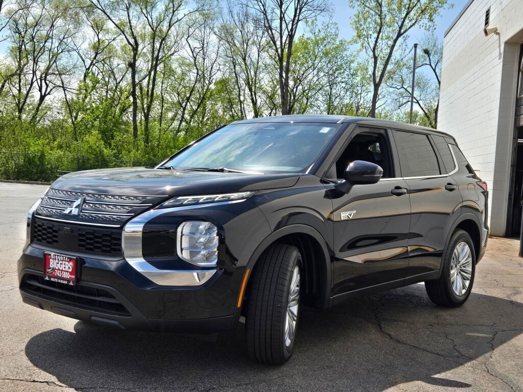2025 Mitsubishi Outlander PHEV ES photo 4