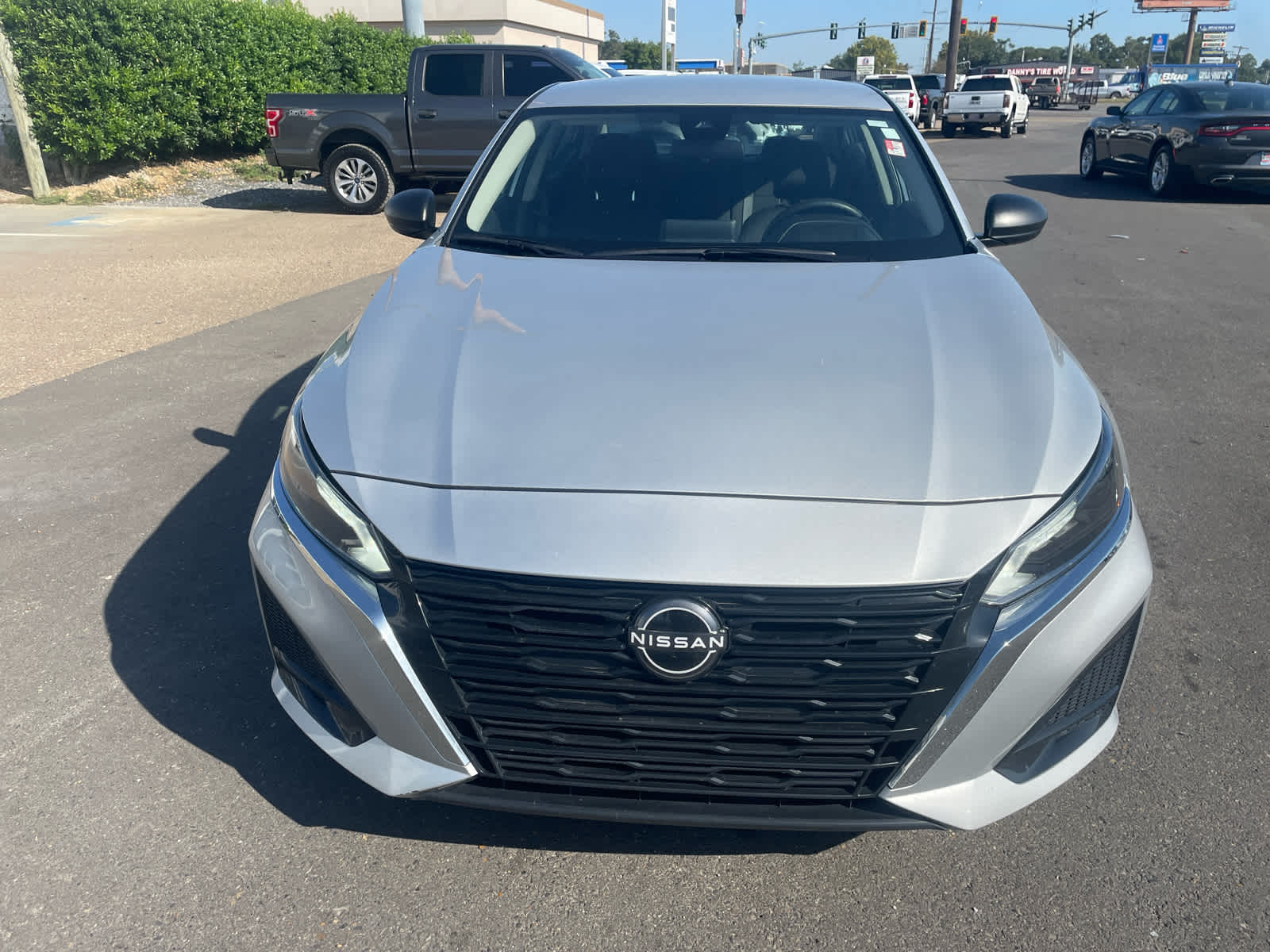 2024 Nissan Altima 2.5 SV photo 3