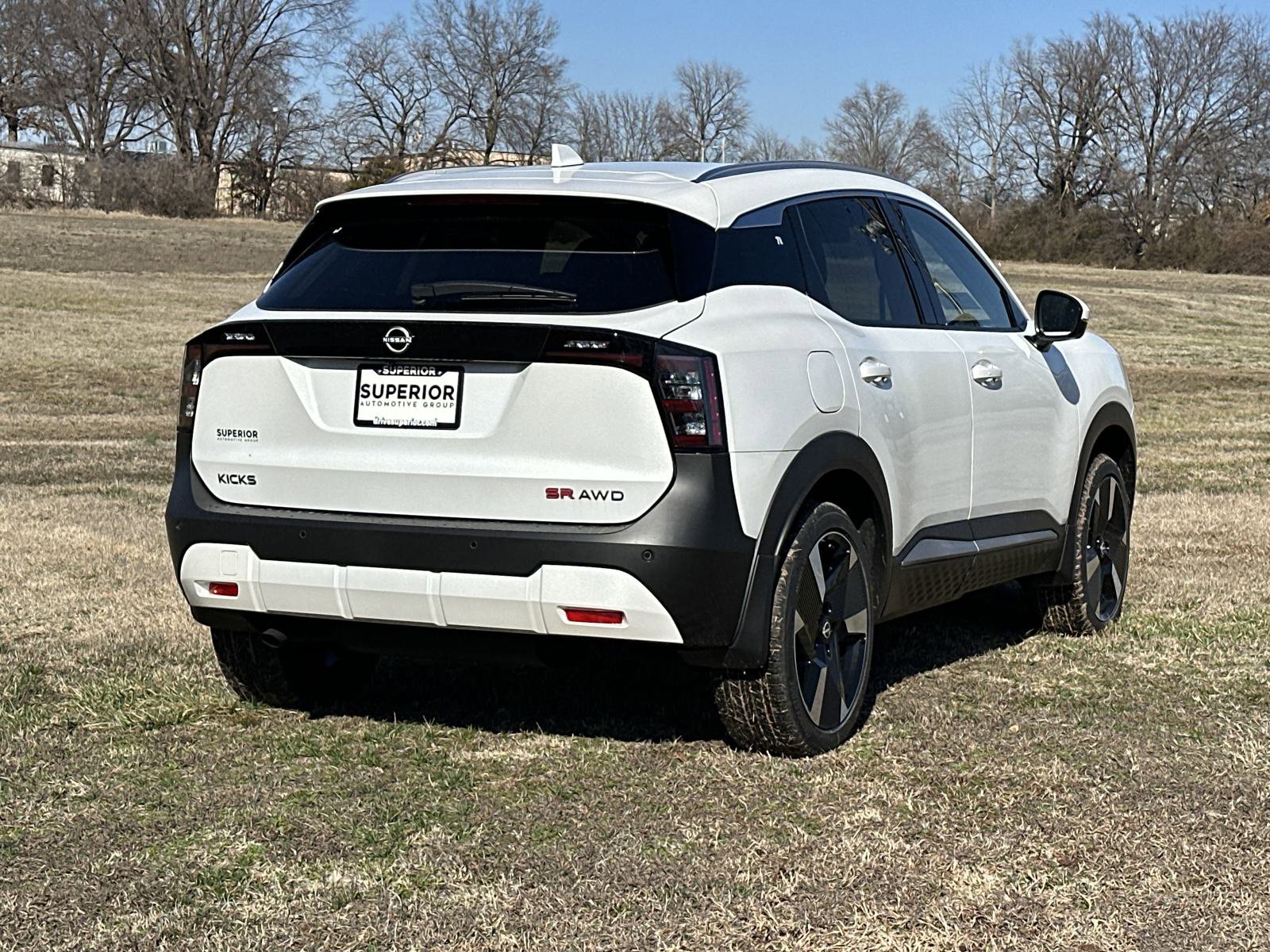 2025 Nissan Kicks SR photo 3