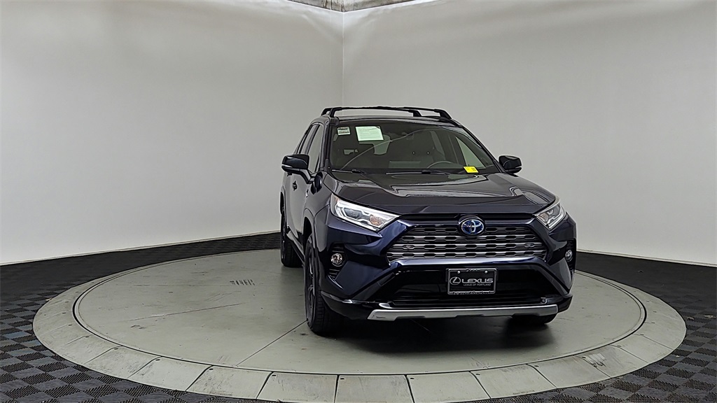 2019 Toyota RAV4 Hybrid XSE photo 4