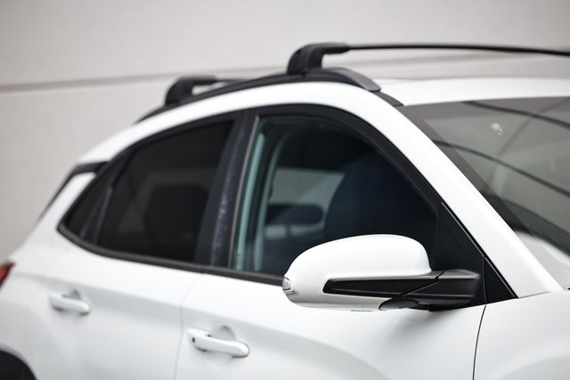 2020 Hyundai Kona SEL Plus photo 3