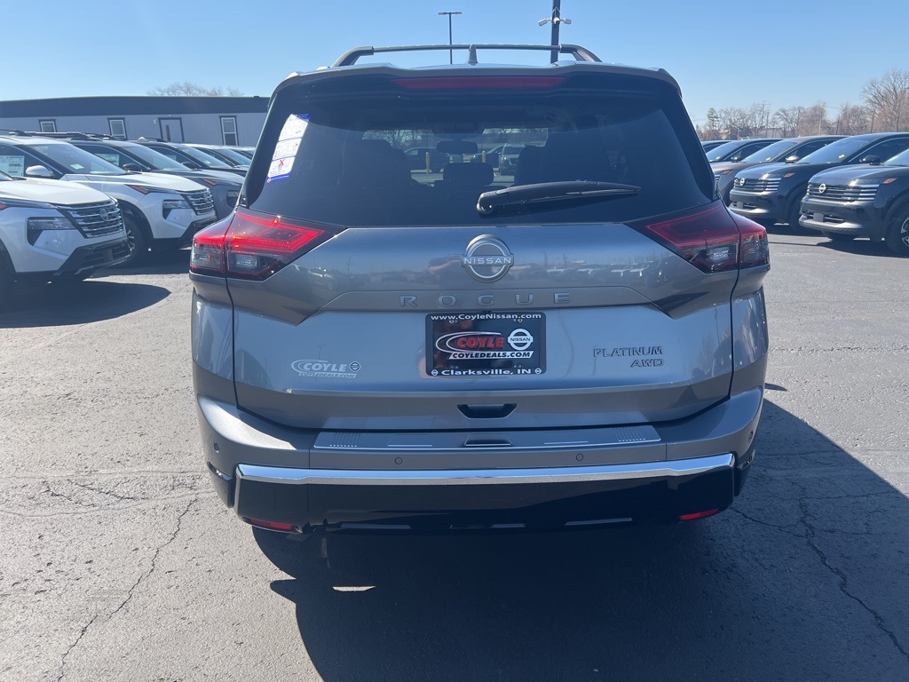 2025 Nissan Rogue Platinum photo 4