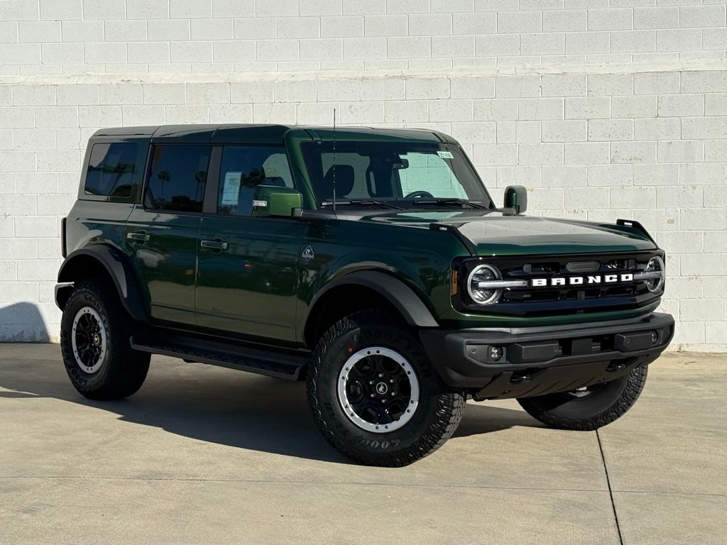 2025 Ford Bronco 4-Door Outer Banks's photo