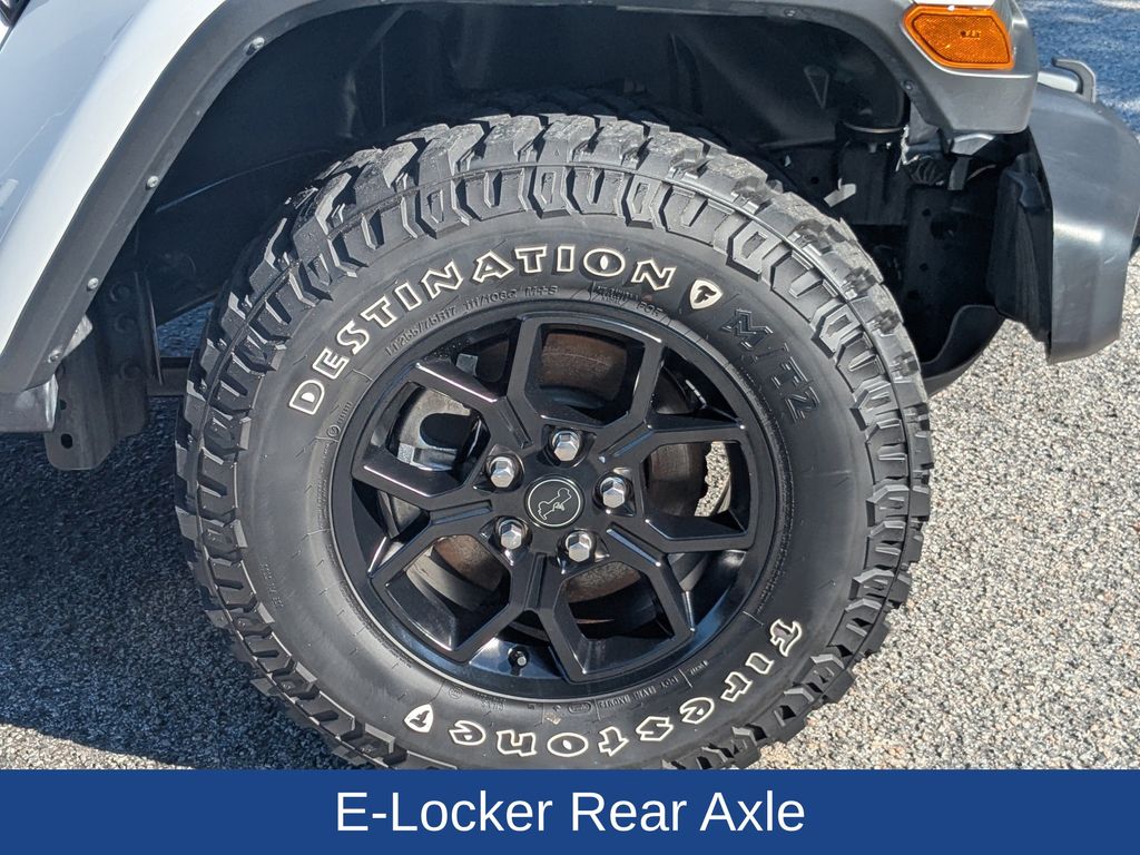 2024 Jeep Gladiator Willys photo 11