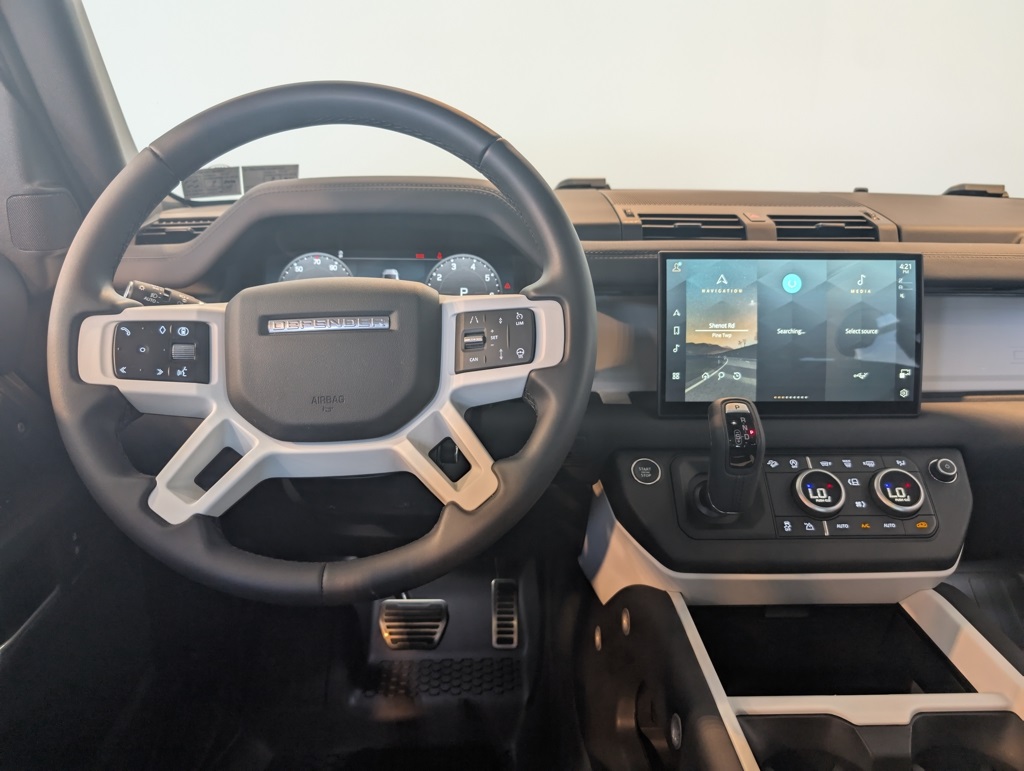 2025 Land Rover Defender 110 S photo 16