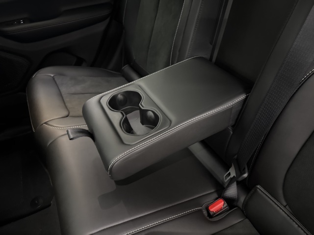 2025 Jeep Grand Cherokee Altitude X photo 2