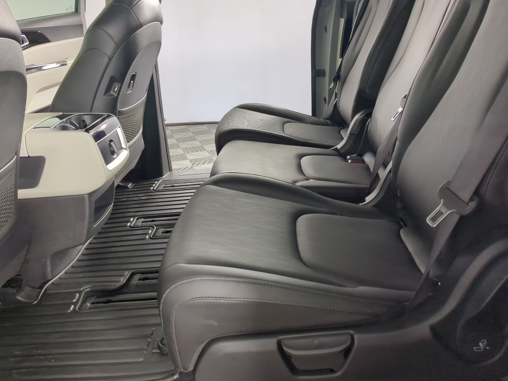 2024 Kia Carnival EX photo 12