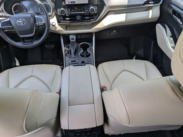 2023 Toyota Highlander XLE photo 22