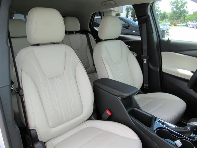2025 Buick Encore GX Avenir photo 8