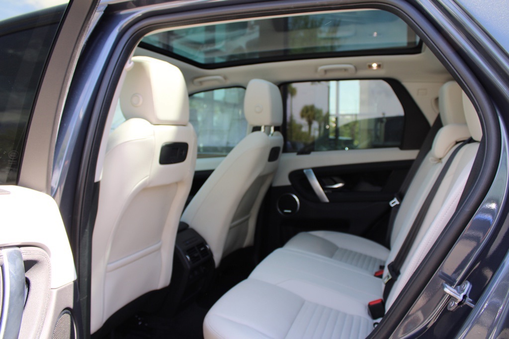 2024 Land Rover Discovery Sport S photo 16