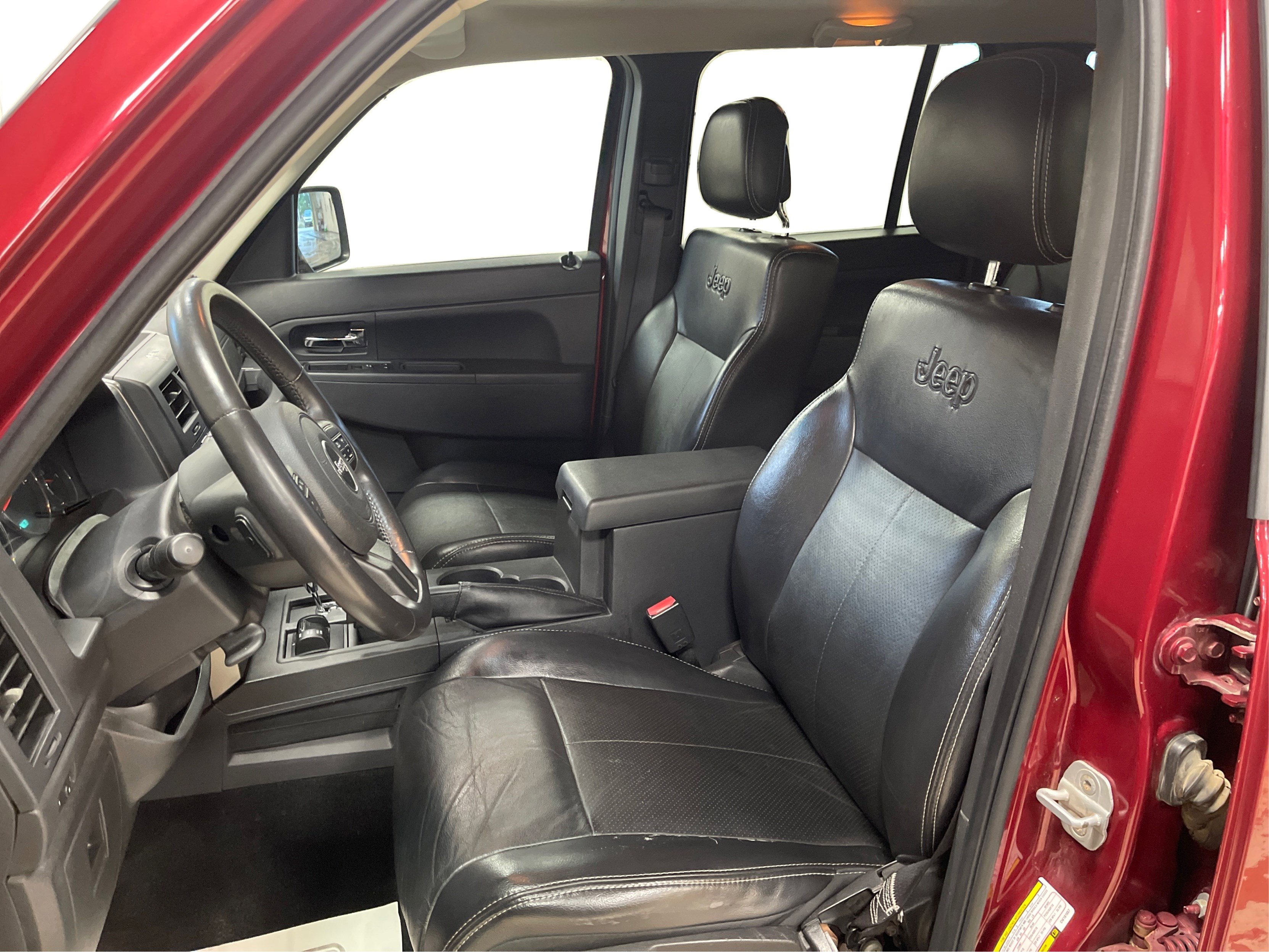 2012 Jeep Liberty Sport photo 21