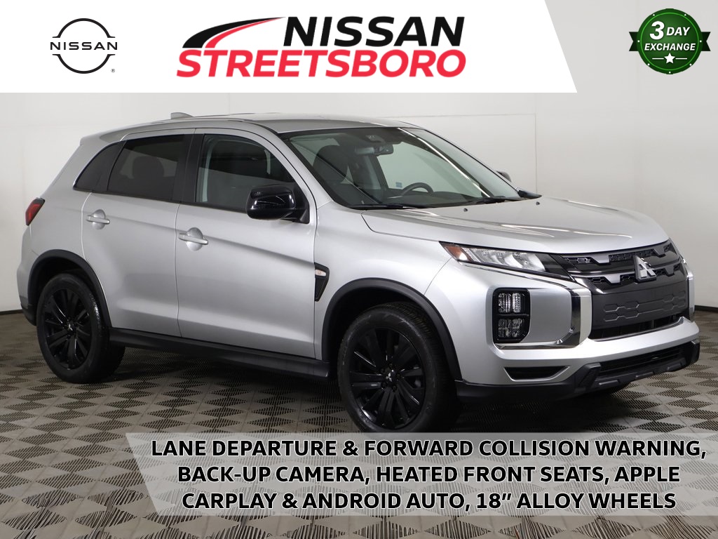 2024 Mitsubishi Outlander LE's photo