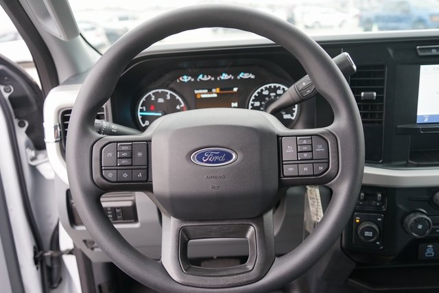 2023 FORD F-550 - Image 40