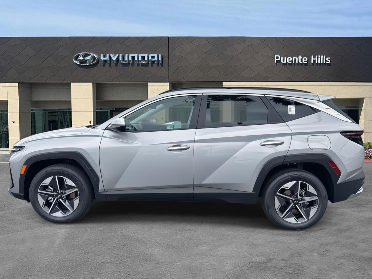 2025 Hyundai Tucson Hybrid SEL Convenience photo 3