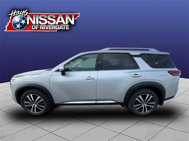 2025 Nissan Pathfinder Platinum photo 2