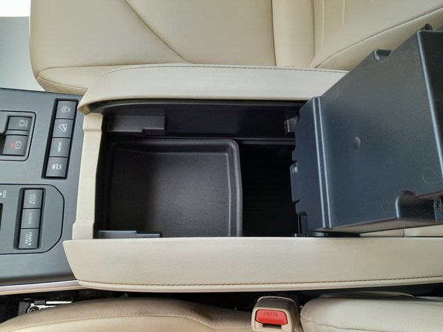 2022 Toyota Highlander XLE photo 28