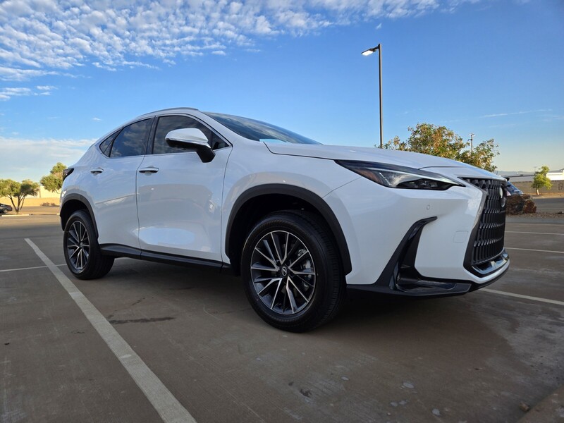 2026 Lexus NX 350 Premium photo 2