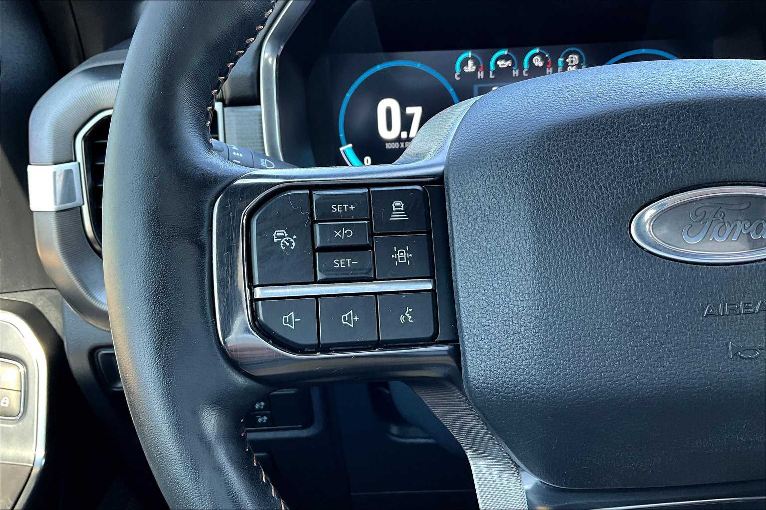 2022 Ford F-150 Platinum photo 23
