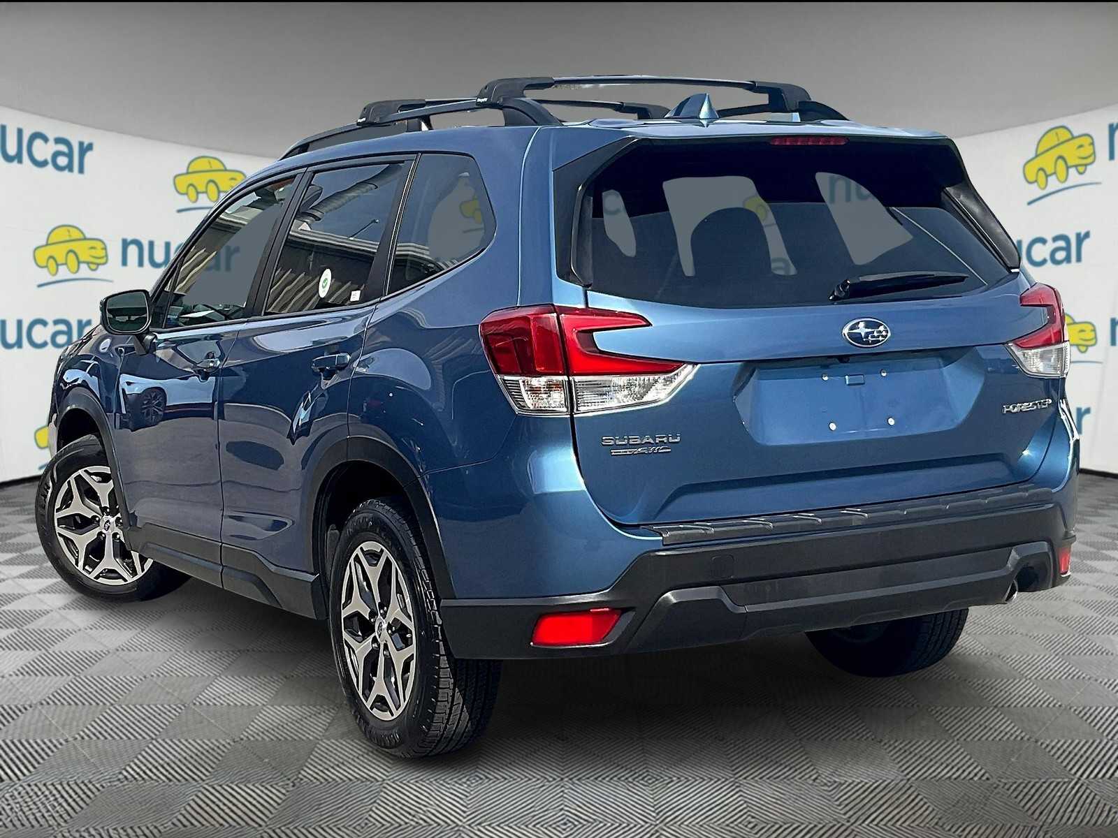 2020 Subaru Forester Premium photo 4