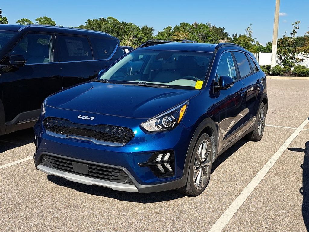 2022 Kia Niro Touring Special Edition photo 2