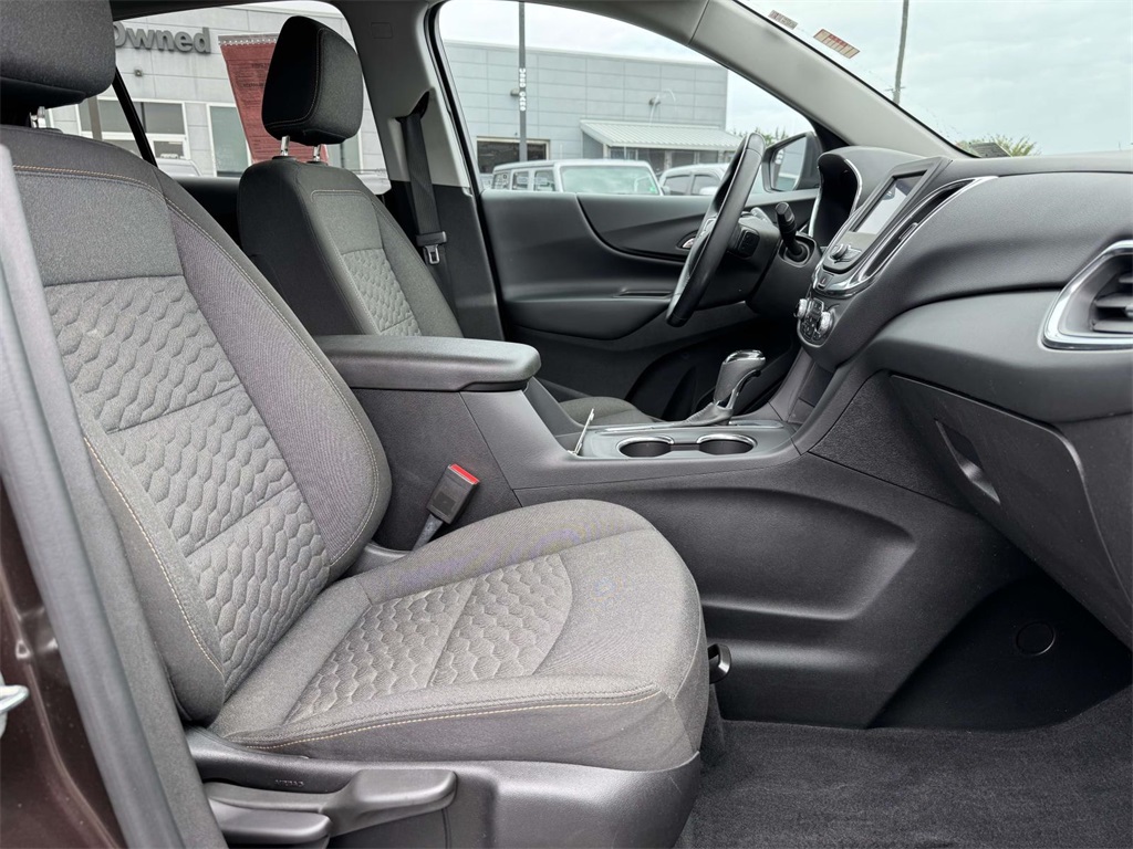2020 Chevrolet Equinox LT photo 14
