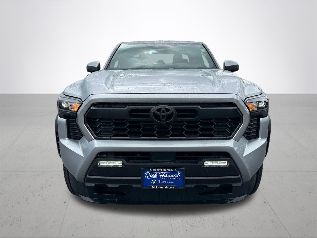 2025 Toyota Tacoma TRD Off-Road photo 3