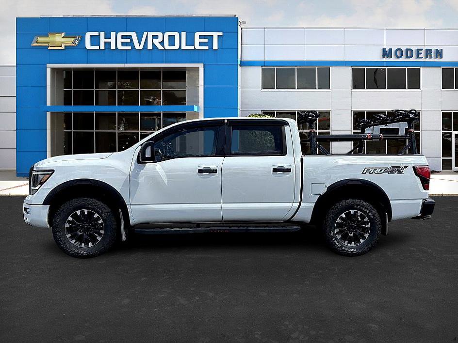 2021 Nissan Titan PRO-4X photo 2