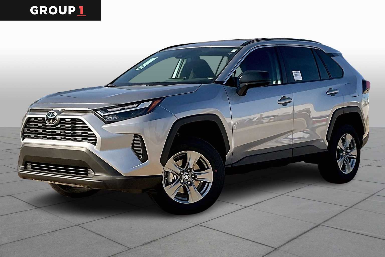 2025 Toyota RAV4 LE's photo