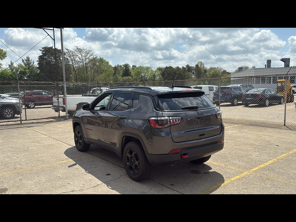 2023 Jeep Compass Trailhawk photo 3