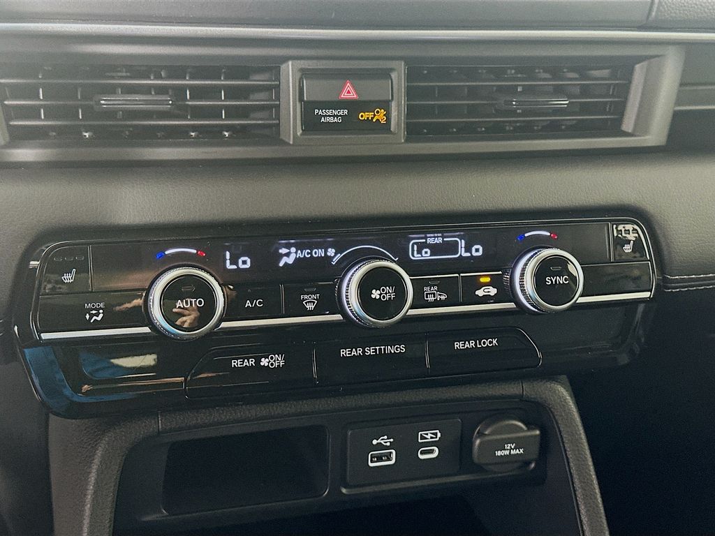 2025 Honda Pilot Touring photo 10