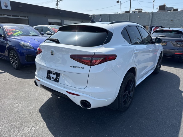 2020 Alfa Romeo Stelvio Base photo 4