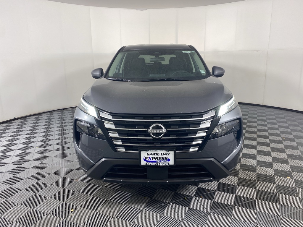 2026 Nissan Rogue SV photo 2
