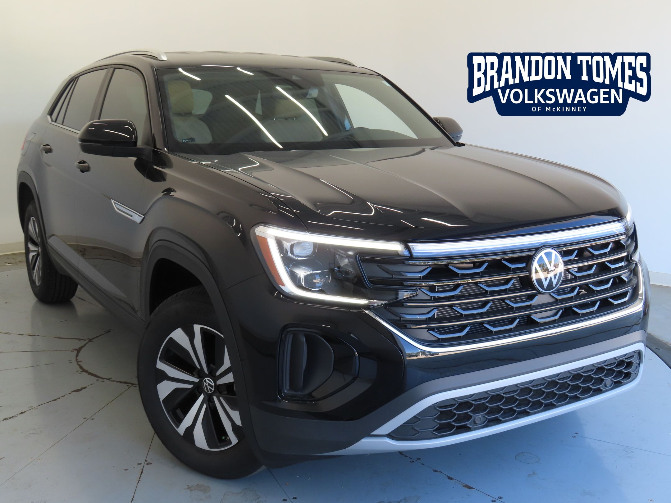 2026 Volkswagen Atlas Cross Sport SE's photo