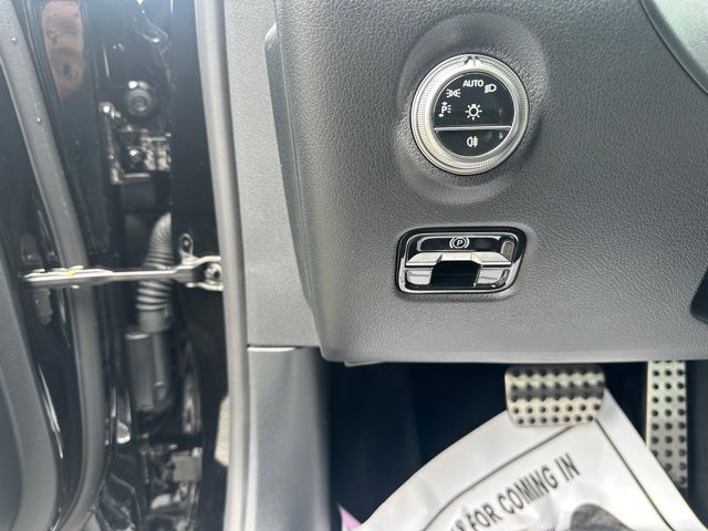 2025 Mercedes Benz C 300 4MATIC photo 14