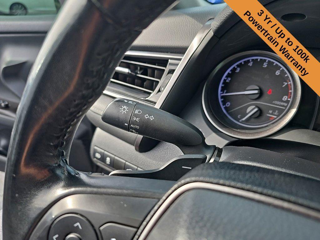 2022 Toyota Camry SE photo 13