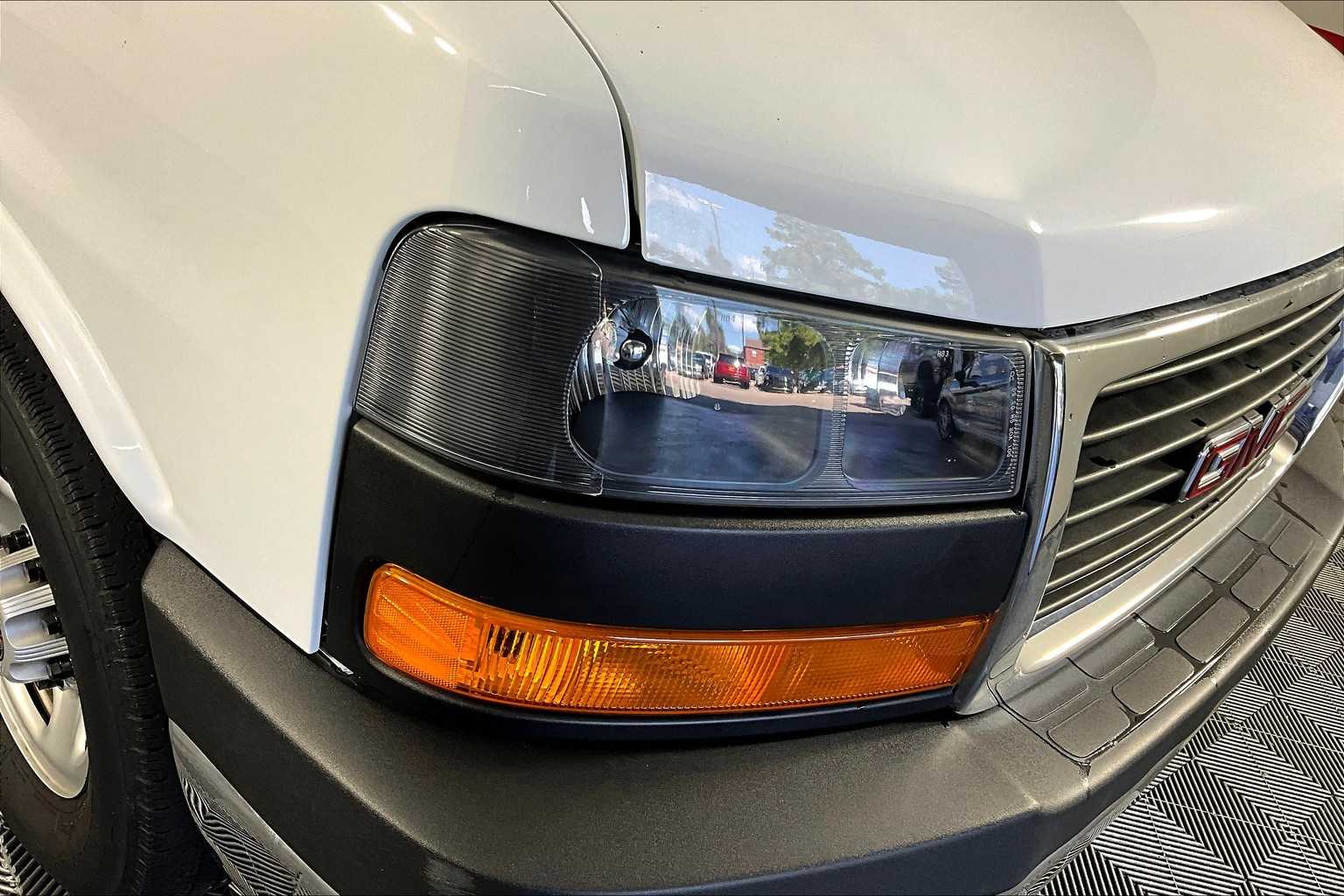 2023 Gmc Savana Cargo 2500 photo 21