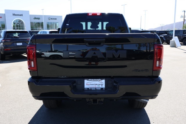 New 2026 Diamond Black Crystal Pearl-Coat Exterior Paint RAM Tradesman image 4